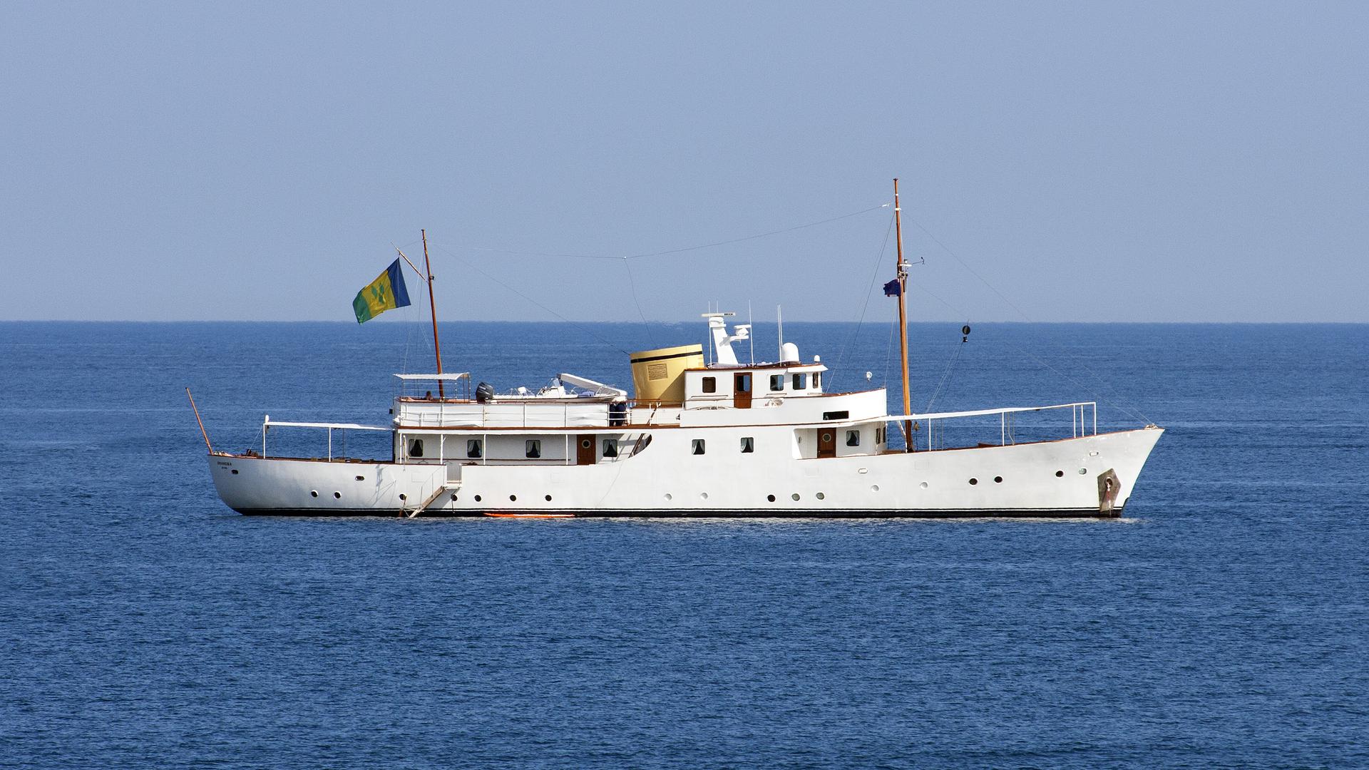 deianeira yacht